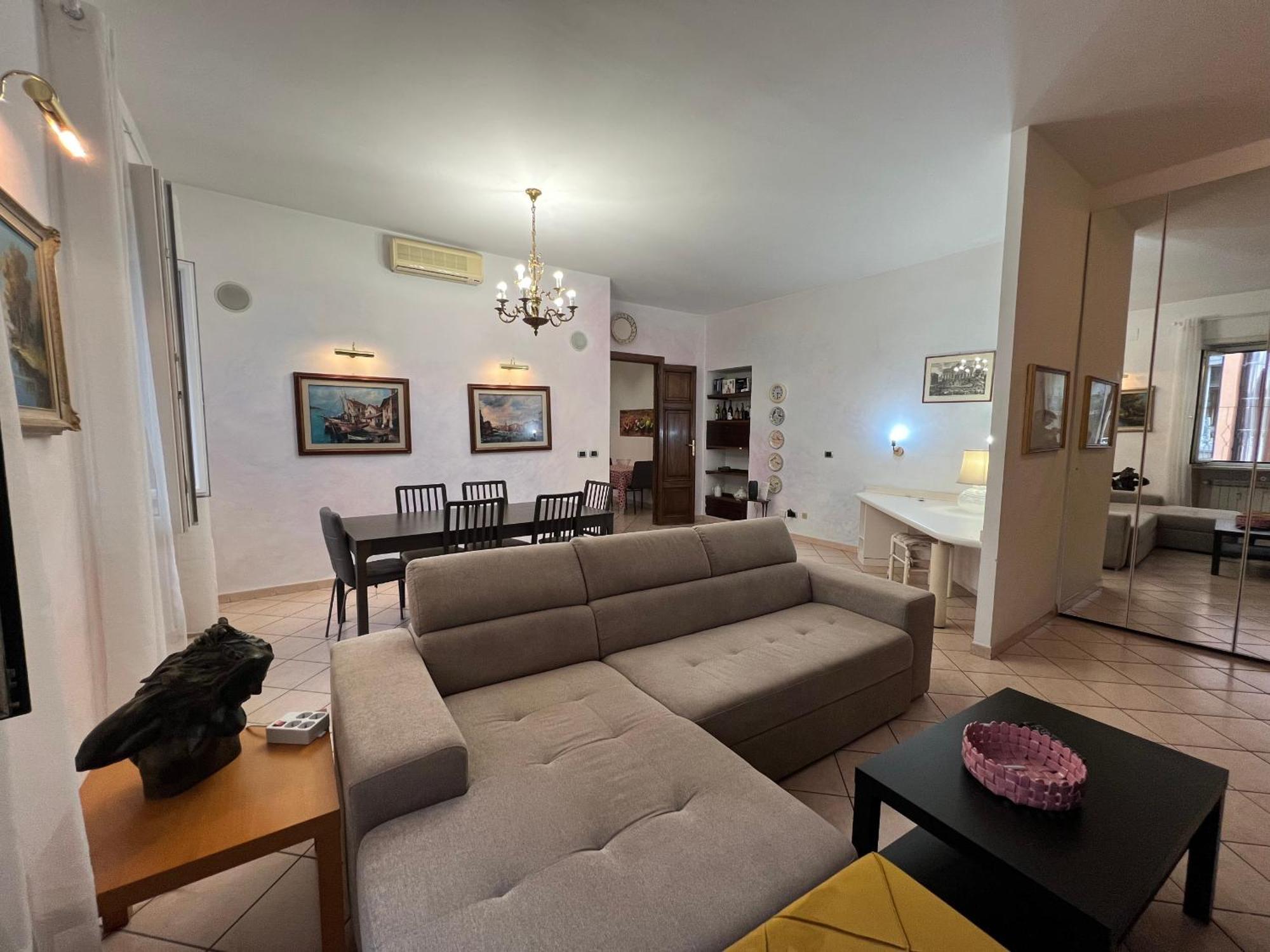 Apartamento --colosseum 15 Min-- Trastevere, Free Wi-fi & A-c Roma