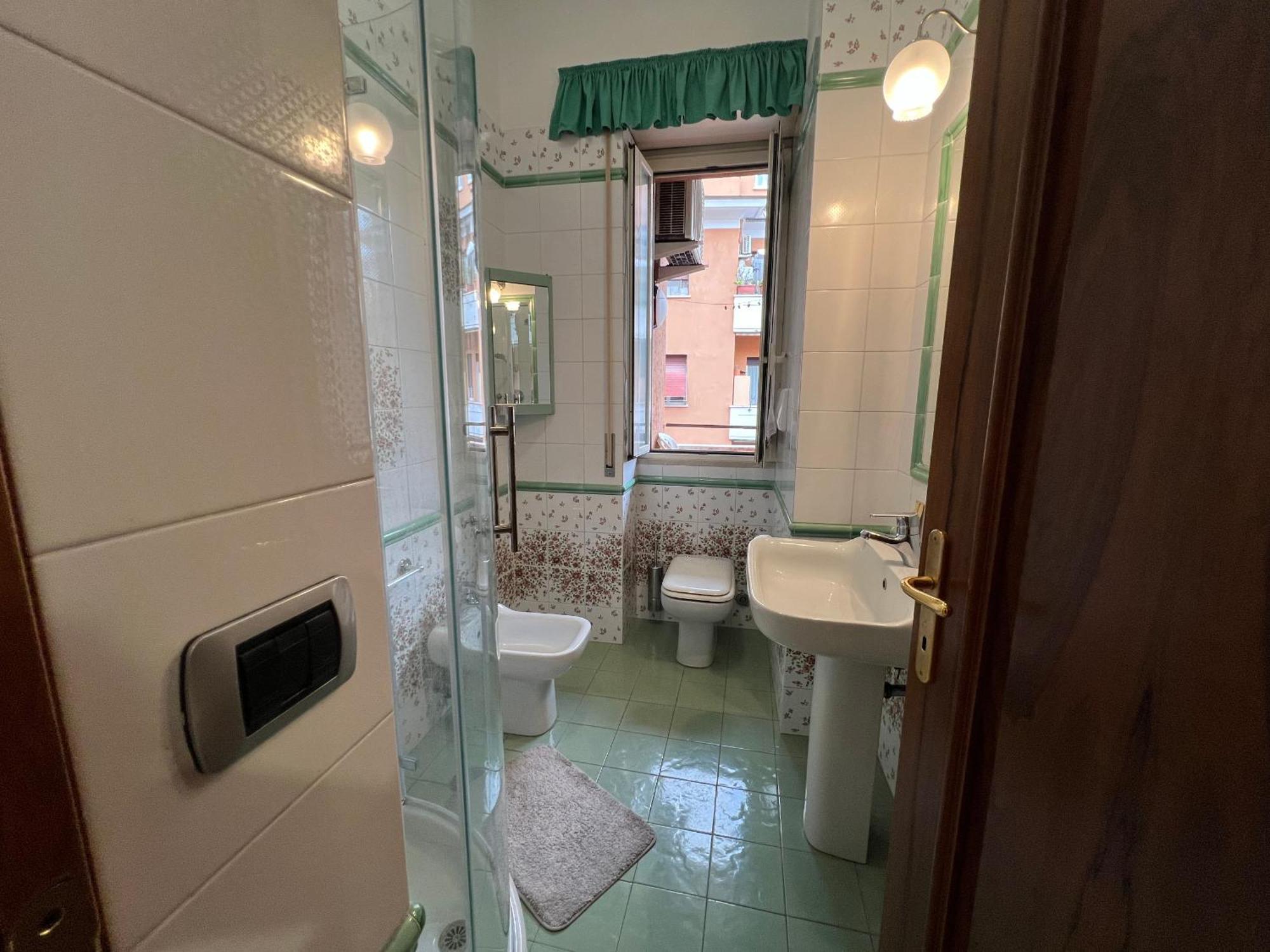 --colosseum 15 Min-- Trastevere, Free Wi-fi & A-c Apartamento Roma