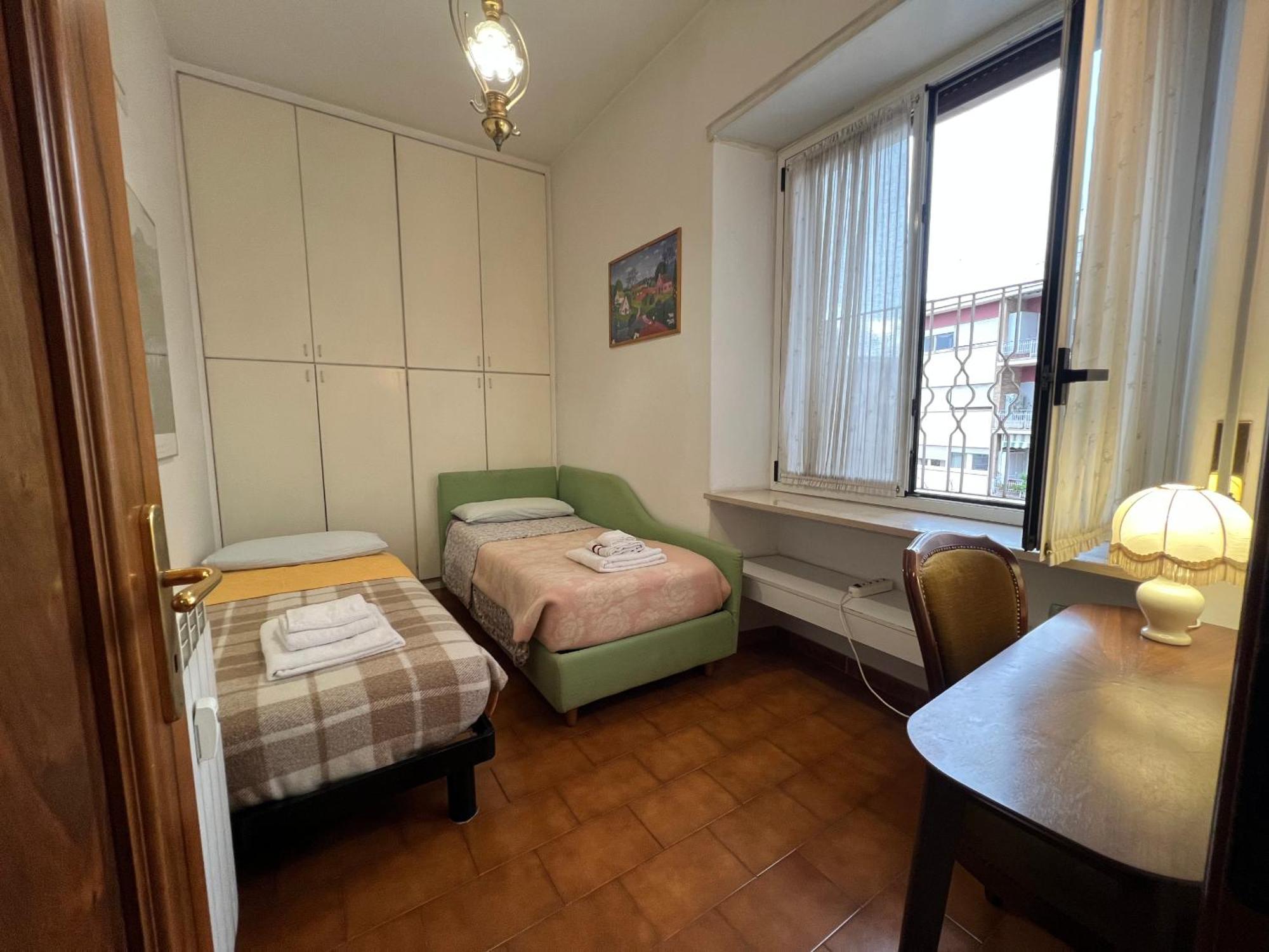 --colosseum 15 Min-- Trastevere, Free Wi-fi & A-c Apartamento
